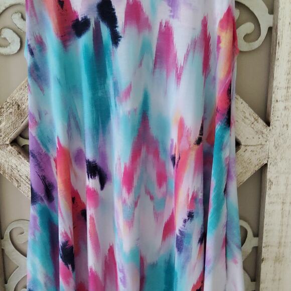 Women's Lightweight A-Line Mini Shift Flowy Swing Dress with Pockets in Tie Dye - Picture 7 of 12